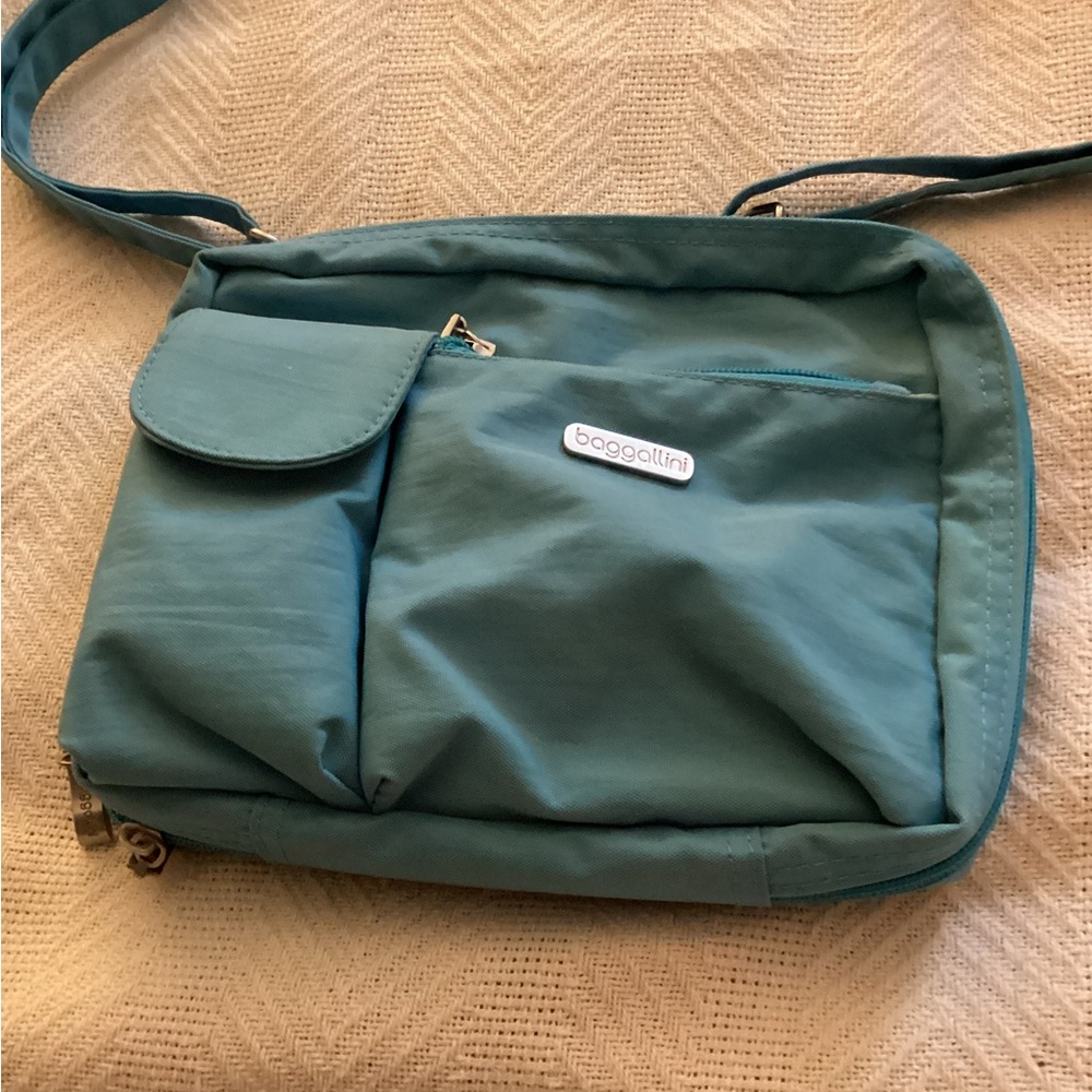 Baggallini Aqua Crossbody Bag